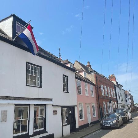 The Swan Inn Harwich Exterior photo